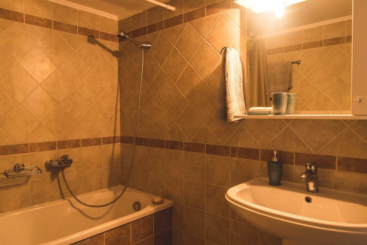 Cozy Spacious Apartment In The Heart Of Heraklion Екстер'єр фото